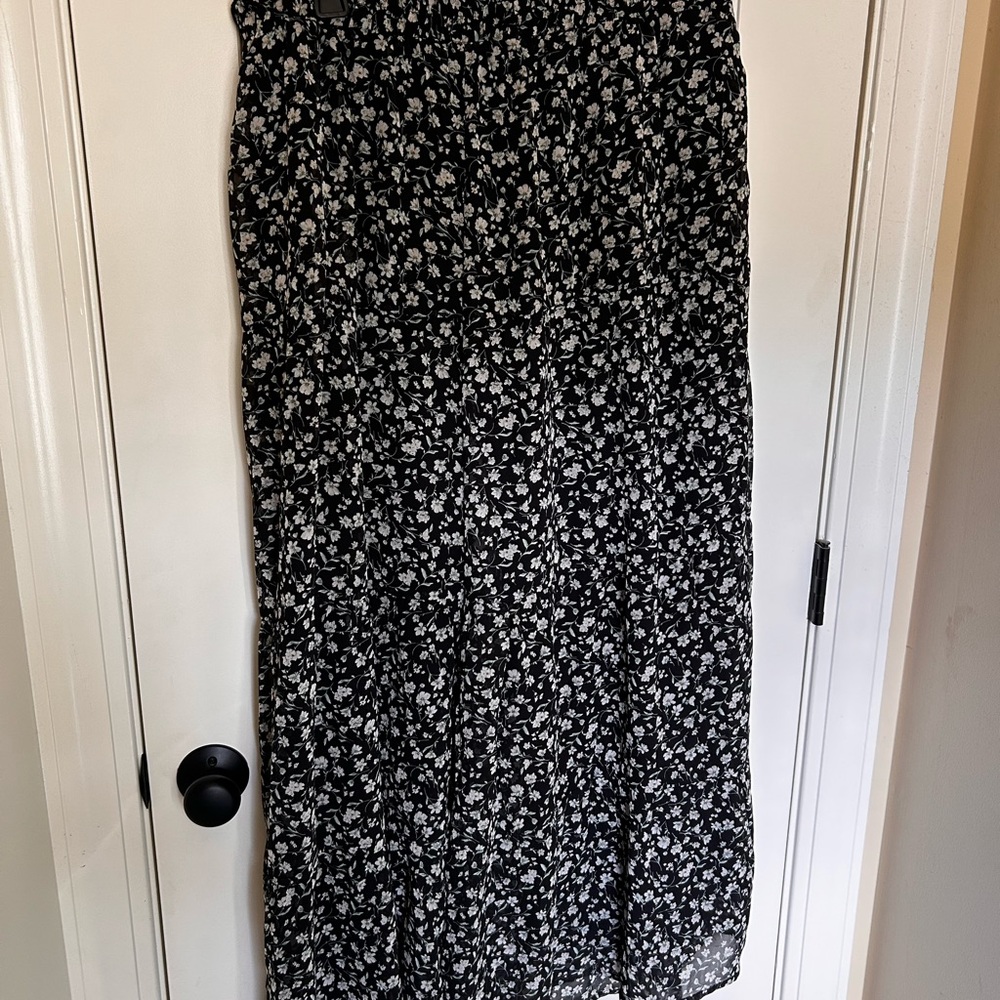Floral Black and White Women's pants
